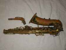 VINTAGE 1950 BUESCHER MODEL 140 ARISTOCRAT ALTO SAXOPHONE - HAS ALL SNAP RESOS 