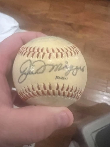 Joe DiMaggio Signed Baseball New York Yankees Autograph