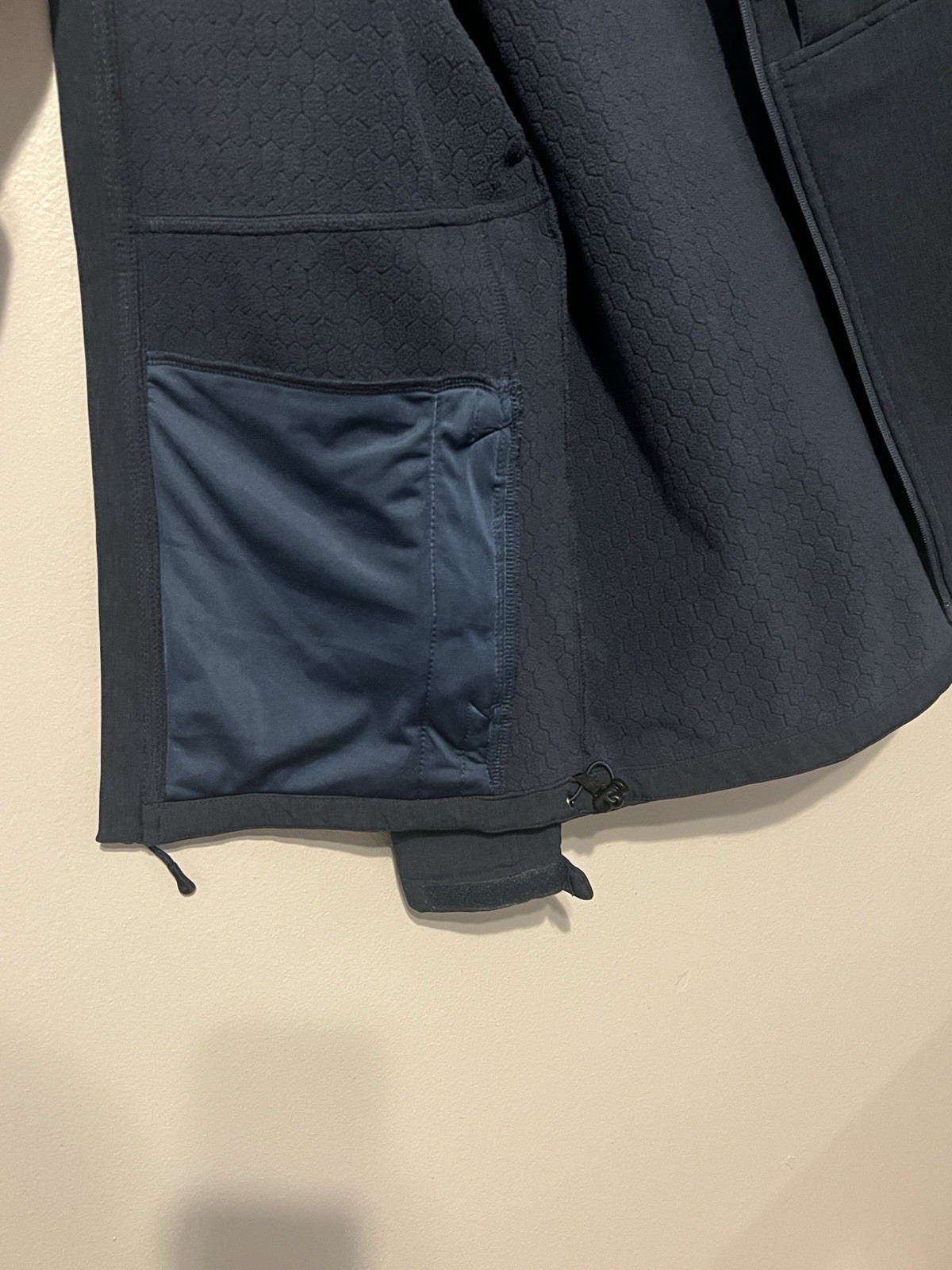 Magellan Outdoors Gray Softshell Jacket Full Zip … - image 6