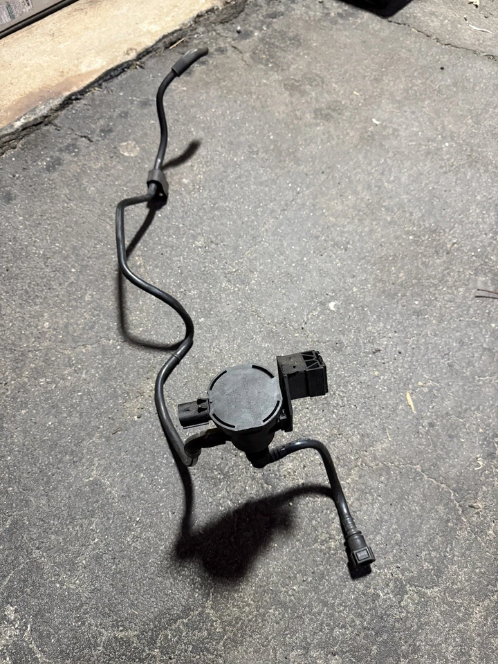 2013-16 MERCEDES BENZ ML350 ТОПЛИВА ПАРА КАНИСТРА ПРОДУВКИ СОЛЕНОИД OEM - Изображение 2 из 4