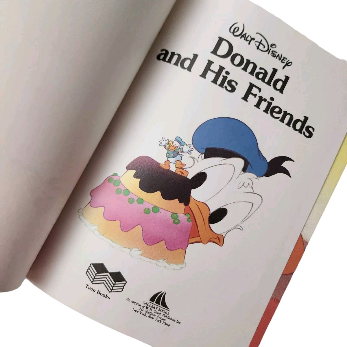 USヴィンテージ洋書　DONALD DUCK and HIS FRIENDS DONALD DUCK AND HIS FRIENDS by Jean Ayer told by / illust.by Walt