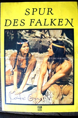 Von Gojko Mitic SIGNIERTES Progress Filmprogramm 41/68 - SPUR DES FALKEN 