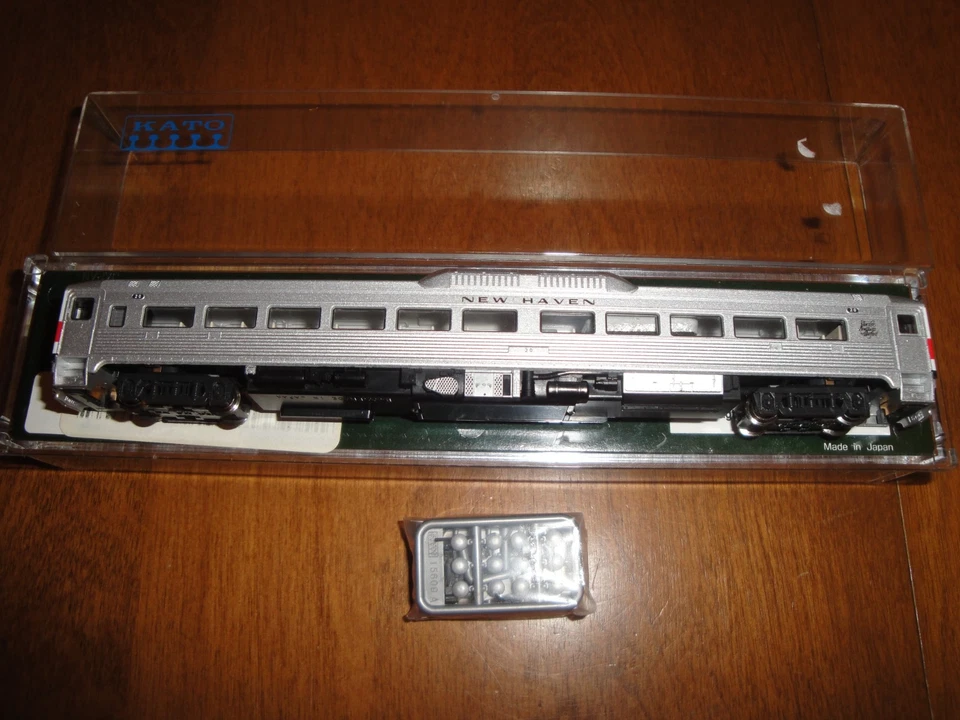 KATO N Scale 166-0203 Rail Diesel Car RDC 3 New Haven runs - Image 3 of 4