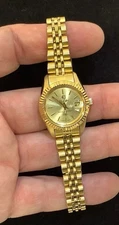 Beautiful Vintage ELGIN Gold Tone Quartz Ladies Wristwatch Date Water Resistant