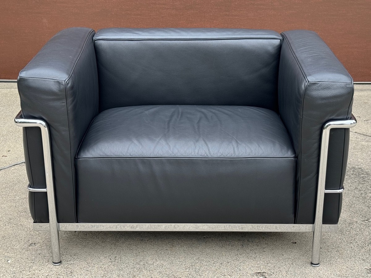 Cassina LC3 Grand Confort Modele LeCorbusier & Perriand Armchair