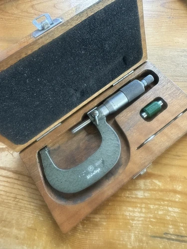 Vntg. Mitutoyo 1”-2” No.103-262 Micrometer w/ Wooden Case And Extras