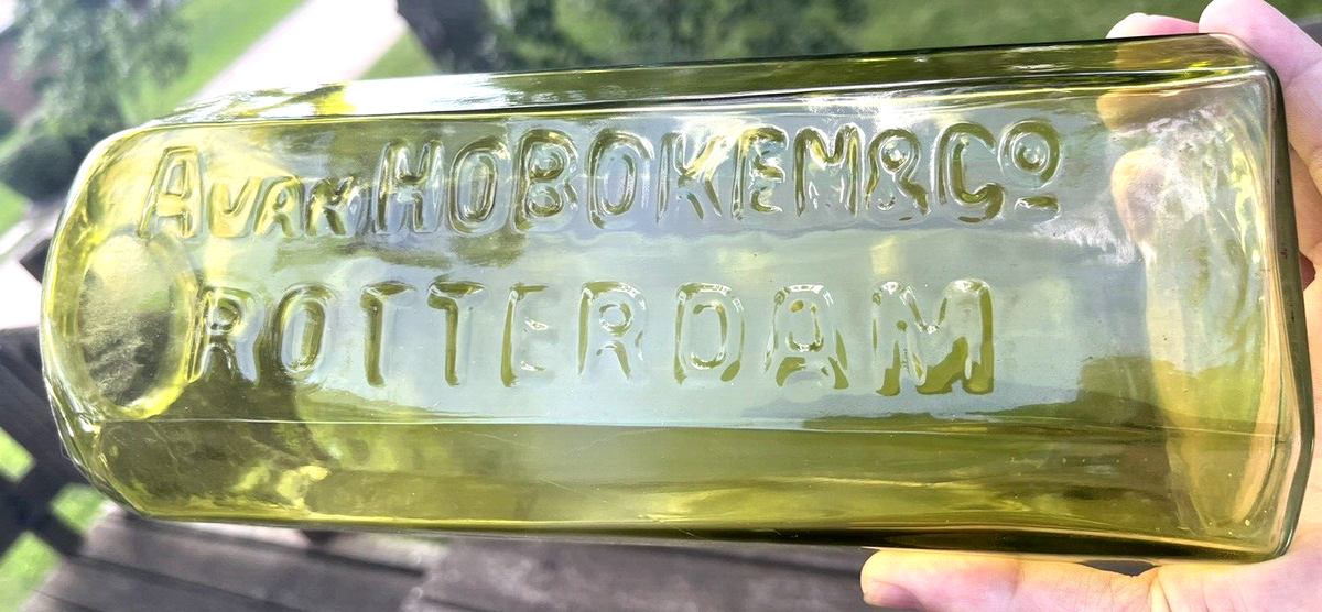 BEAUTIFUL LARGE YELLOW COLORED AVAN HOBOKEN CASE GIN BOTTLE