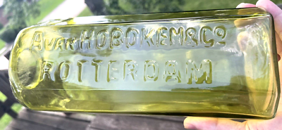 BEAUTIFUL LARGE YELLOW COLORED AVAN HOBOKEN CASE GIN BOTTLE