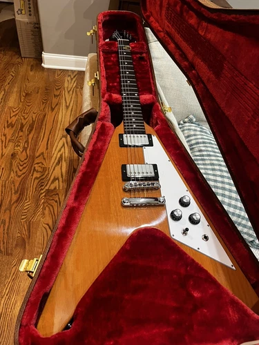 gibson flying v electric guitar 2021 Mint Condition With Case.