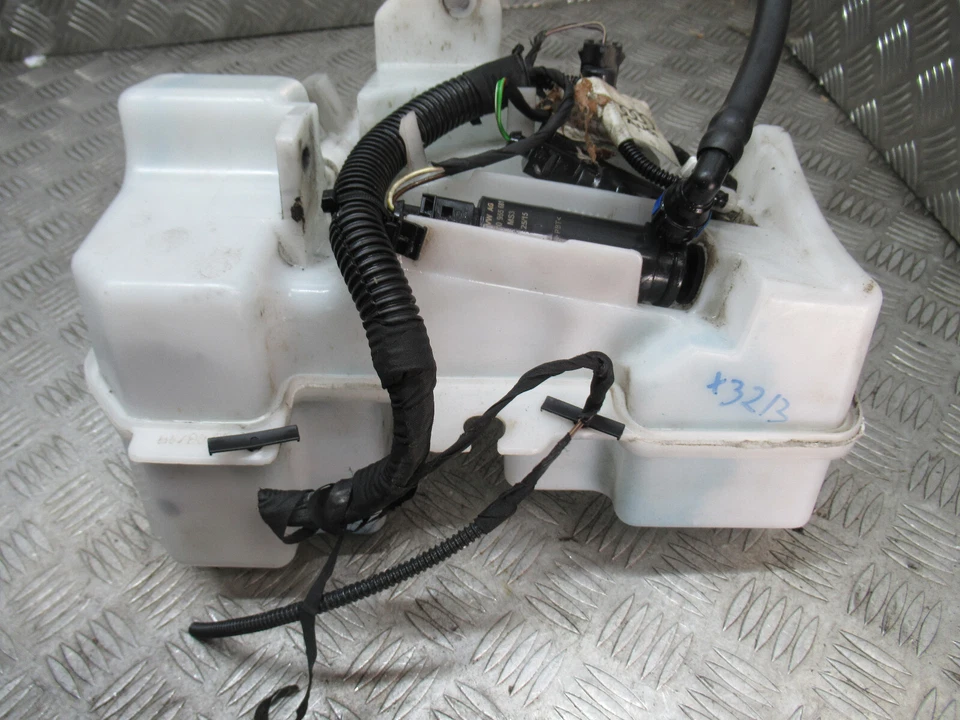 AUDI Q3 S-LINE 8U 2015 1,4 TFSI 6 velocidades MK1 lavadora botella y bomba *3213 Foto 2 de 4