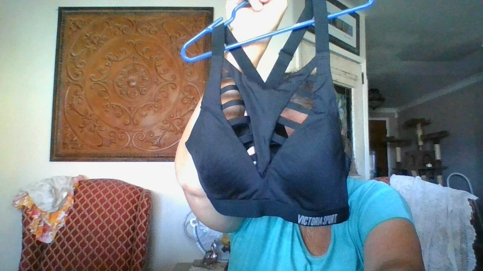 STRAPPY CROSS BACK BLACK Victoria Secret Sport Bra Small Victoria Sport lite pad - Image 3 of 4