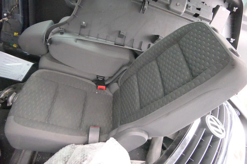VW Touran Sitz hinten mitte titanschwarz/anthrazit (hinter Fahrersitz) Rücksitz
