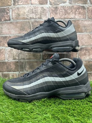 Nike Air Max 95 Ultra FN7802-001 Turnschuhe Herren UK 8 Schwarz Picante Lifestyle Schuhe