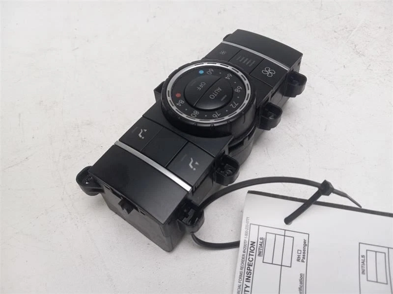 Mercedes-Benz ML63 AMG 2012 control de temperatura trasero 47229 Foto 4 de 4