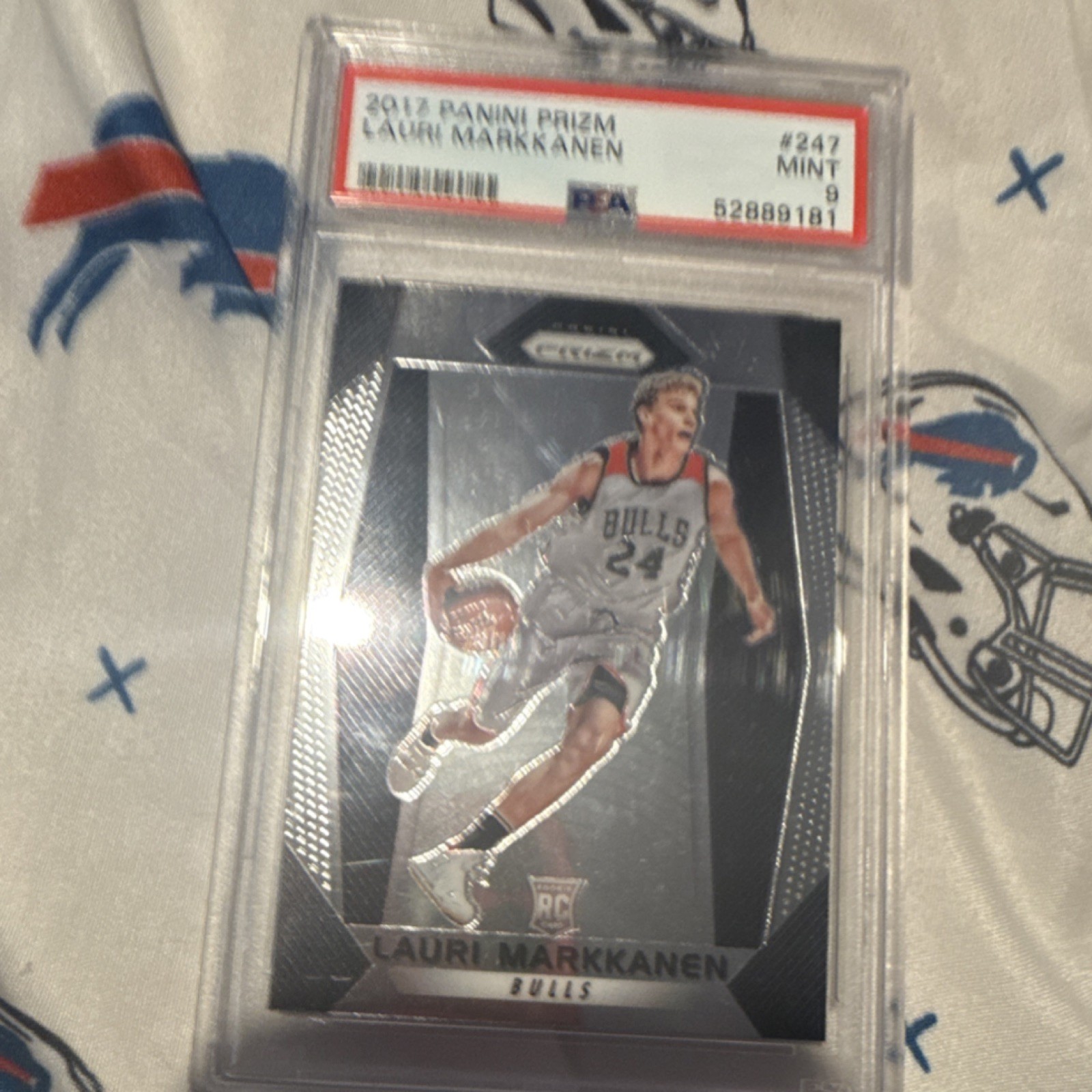 Panini 2017-18 Prizm Rookie Lauri Markkanen #247 PSA 9 Chicago Bulls NBA Card