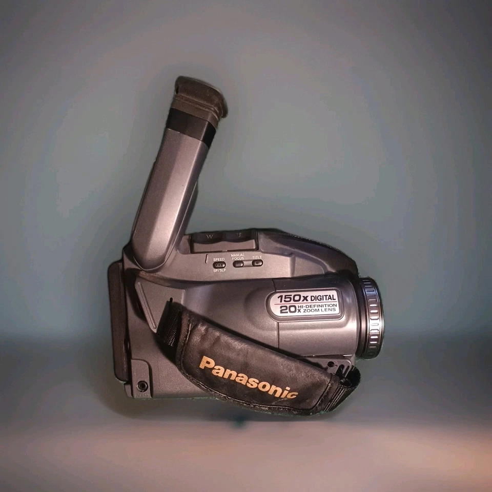 VNTG Lot Of 3 Cannon/ Panasonic Camcorders for Parts/Repair. No Battery Chargers - Image 2 of 4