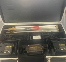 Lowel, 3 Light Kit w/Omni, tripods, case, cables.