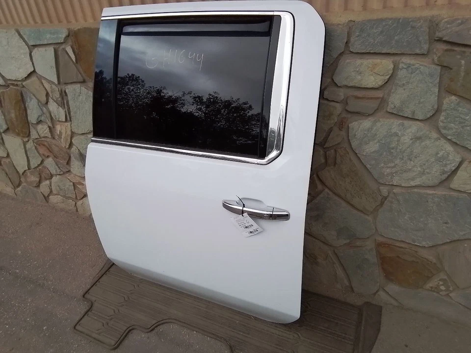 2020-2025 SILVERADO SIERRA 2500 3500 REAR DOOR LH DRIVER SIDE BACK CREWCAB WHITE - Image 2 of 4