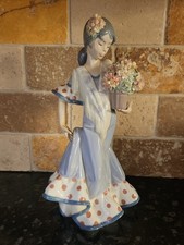 Vintage Lladro Flor Maria 5490 Lady Figurine With Flowers 1987