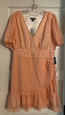 New EXPRESS Peach/ White Faux Wrap Ruffle Dress S/S V-neck L Large msrp $78