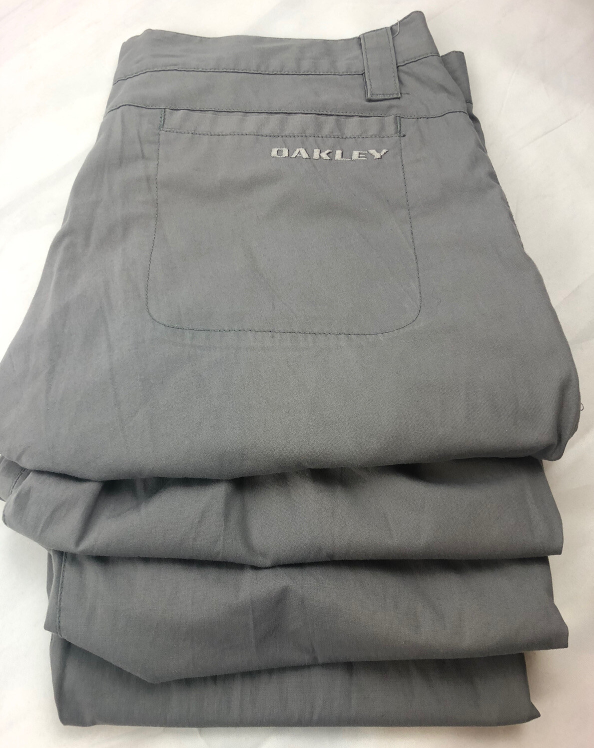 Oakley Mens Golf Utility Pants Size 36X33 Gray Flat Front Chino Rn