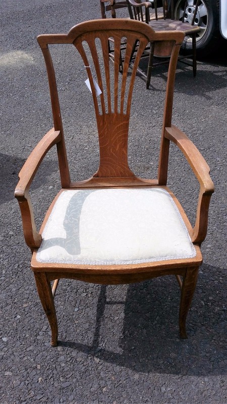 Antique-Quarter sawn-Oak-Wood-Arm-Chair-Fabric-Seat Antique