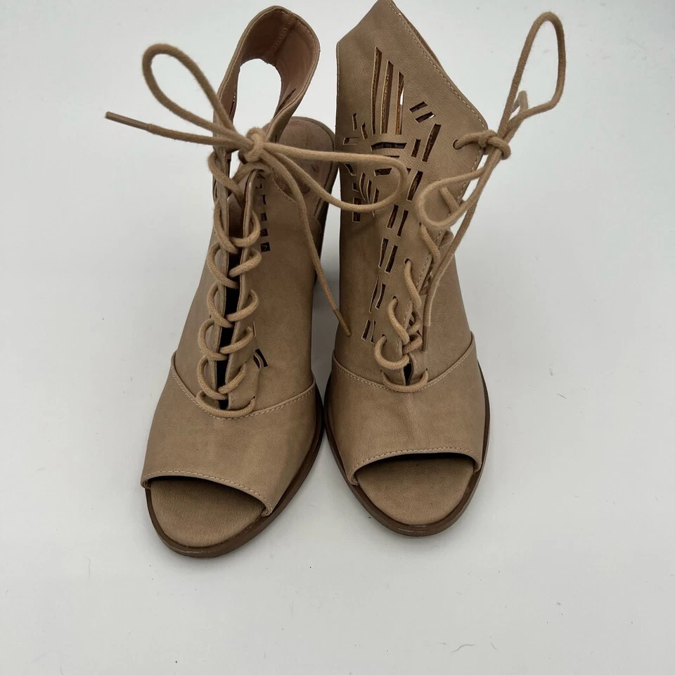 Tacones de corte láser restringido para mujer talla 8 beige punta abierta Foto 2 de 4