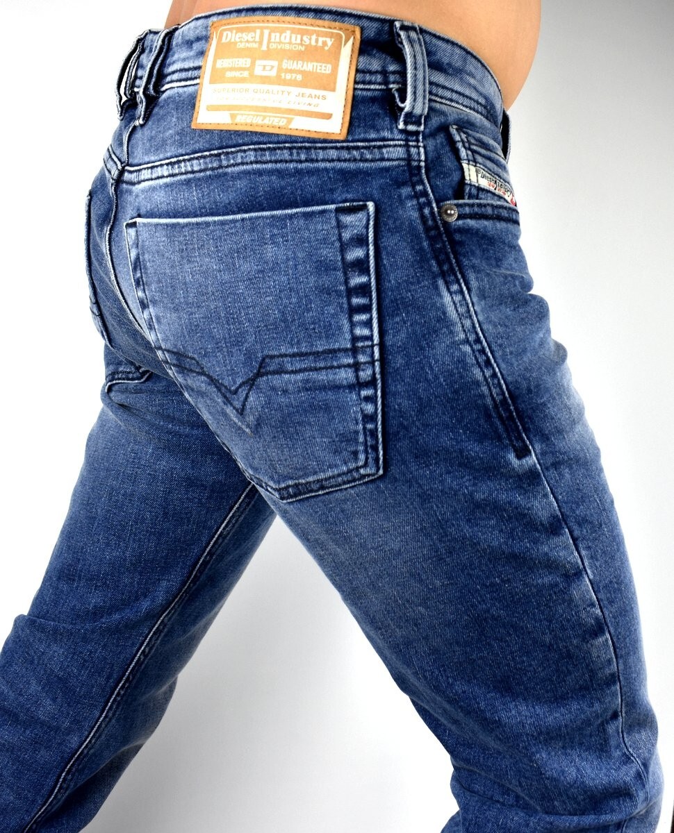 Diesel Men's Zatiny Low Rise Slim Bootcut Fit Jeans - R09IM Diesel Men's Zatiny Low Rise Slim Bootcut Fit Jeans - R09IM