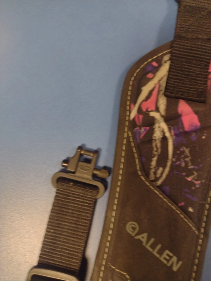 Allen Hunting 2 Puntos Premium Acolchado Rosa Camuflaje Rifle Eslinga Acero Giratorio EXCELENTE ESTADO Foto 4 de 4