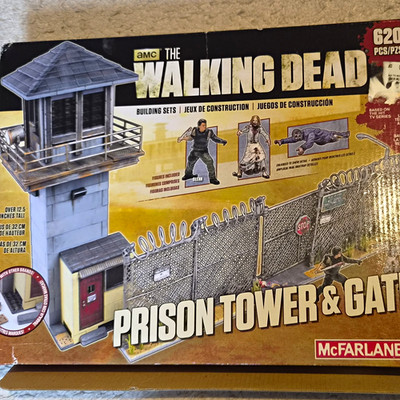 McFarlane Toys The Walking Dead Prison Tower & Gate Bauset 620 Teile 14527