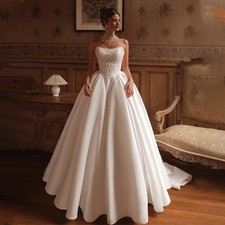 Stunning White Beaded Wedding Dresses Scoop Neck A Line Silky Satin Brial Growns