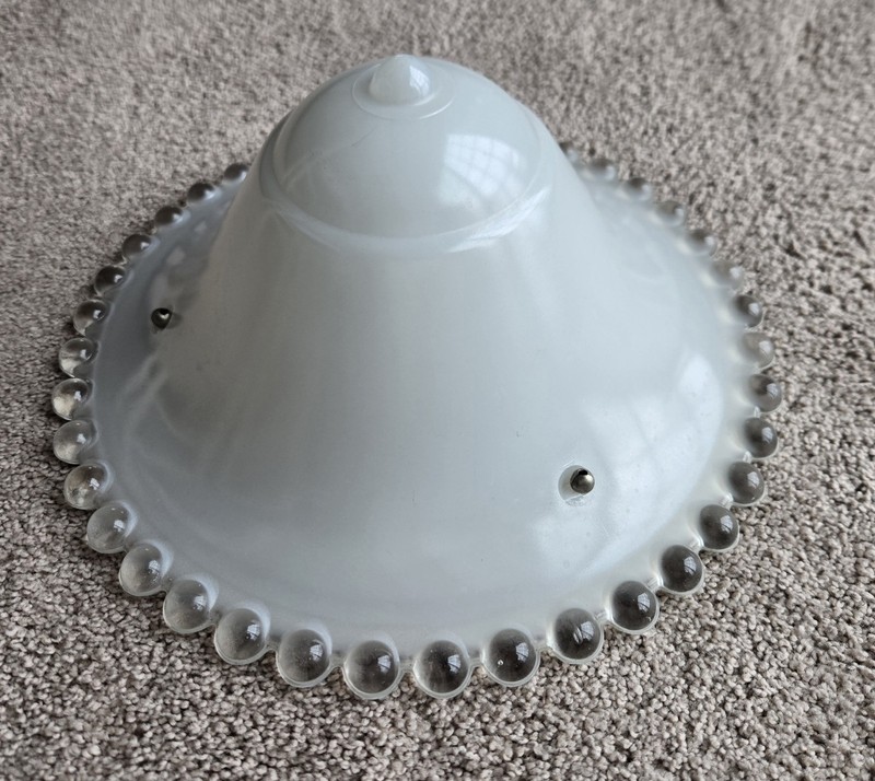 Bead Chain Light/Lamp * 3-hole GLASS SHADE Light Beige Candlewick
