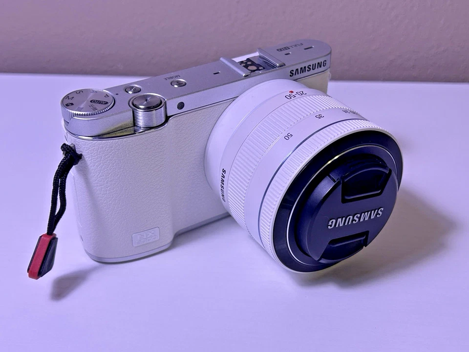 MACCHINA FOTOGRAFICA MIRRORLESS APS-C SAMSUNG NX 3000 20,3 MP 20-50 MM LENS - Immagine 2 di 4