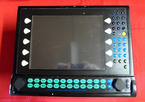 GE FANUC IC752-WFB202-B, MODEL 2020 HMI DISPLAY STATION (2F4) - 第 1/5 張圖片