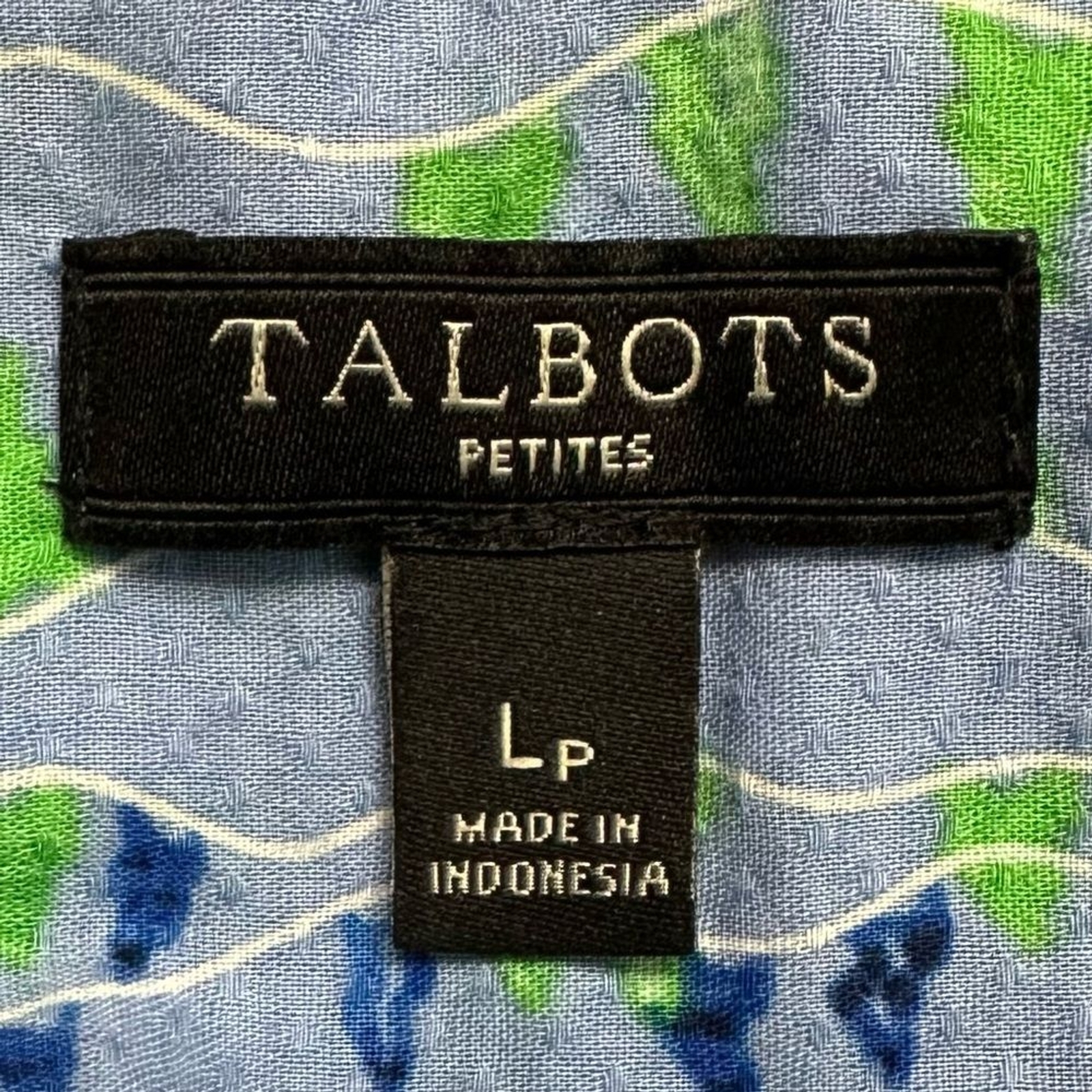 Talbots Periwinkle Blue Green Pattern Quarter Fro… - image 9