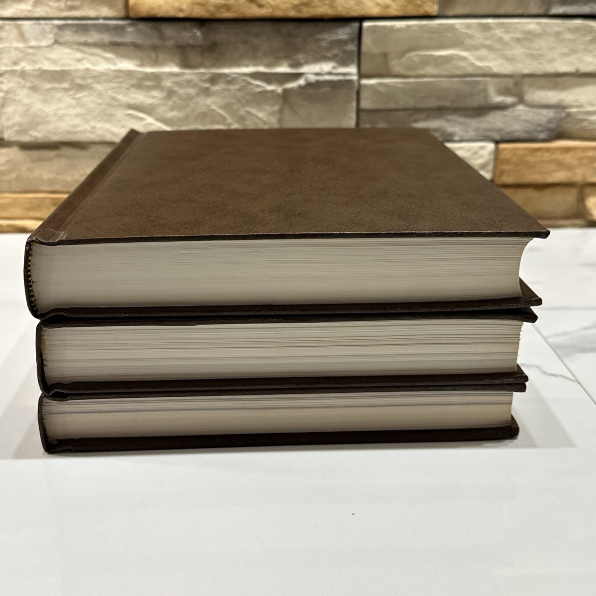 Encyclopedia Britannica 1977 ~ 32 Vol Set gold trim Macropedia