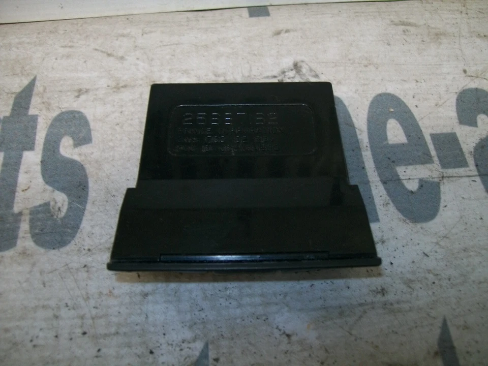 Transmisor de garaje consola remota modelos Cadillac 1980-2005 Homelink 25697162 Foto 3 de 4