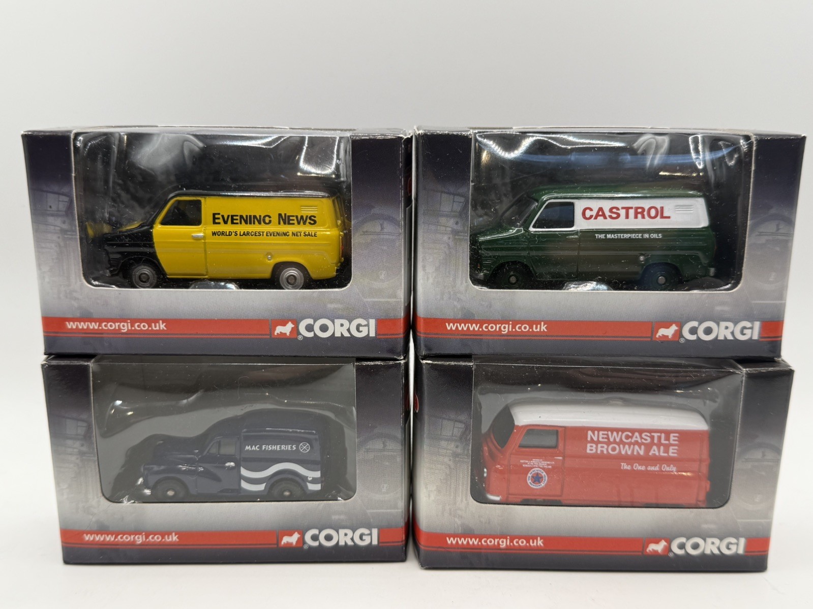Corgi Trackside vans / cars Joblot X4 1:76 OO Gauge Diecast Model Cars