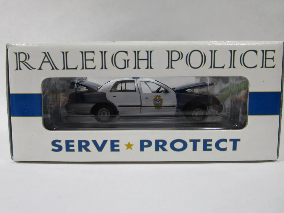 Gearbox Ford Crown Victoria Diecast 1:43 Scale Raleigh N.C. - Image 4 of 4