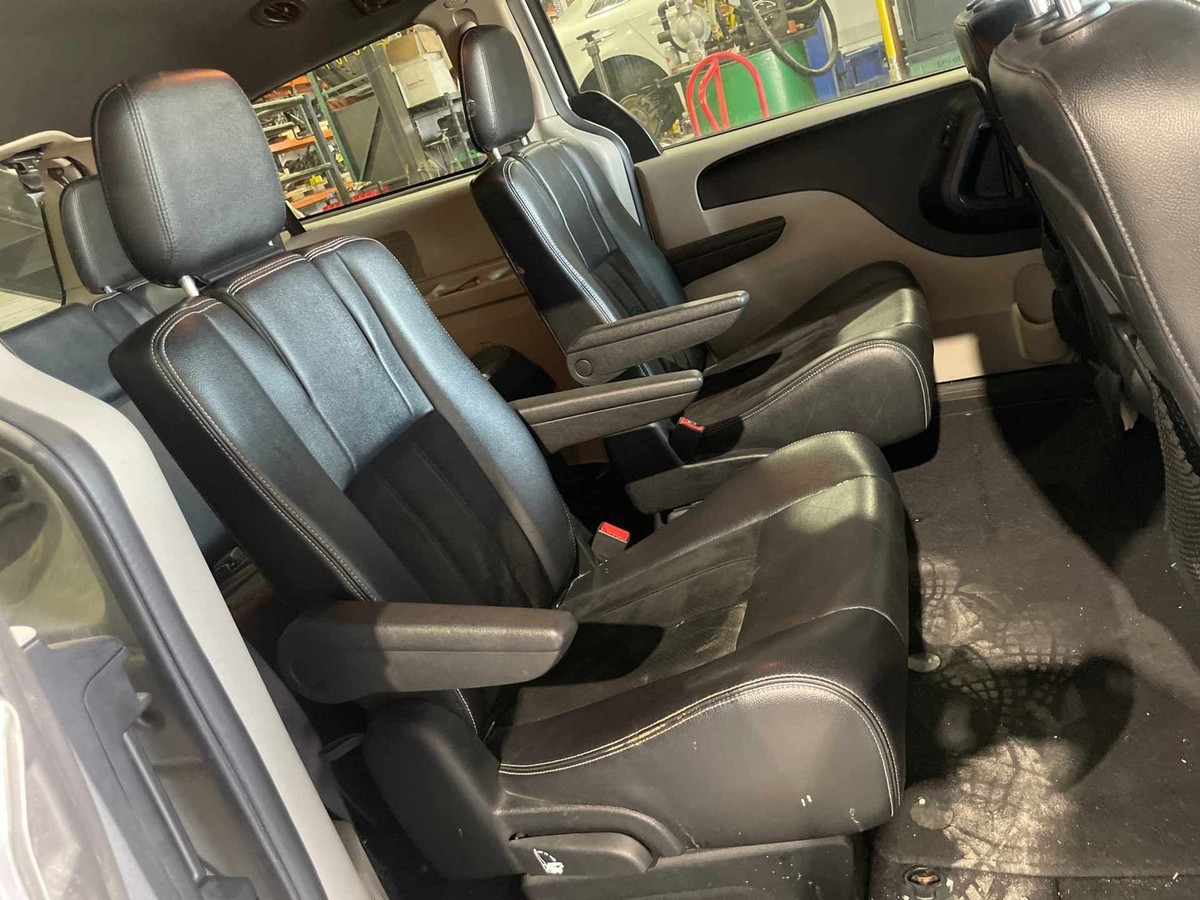 2017 CARAVAN Rear/Middle Row Seats Black-X1 Rear Bucket Seats with