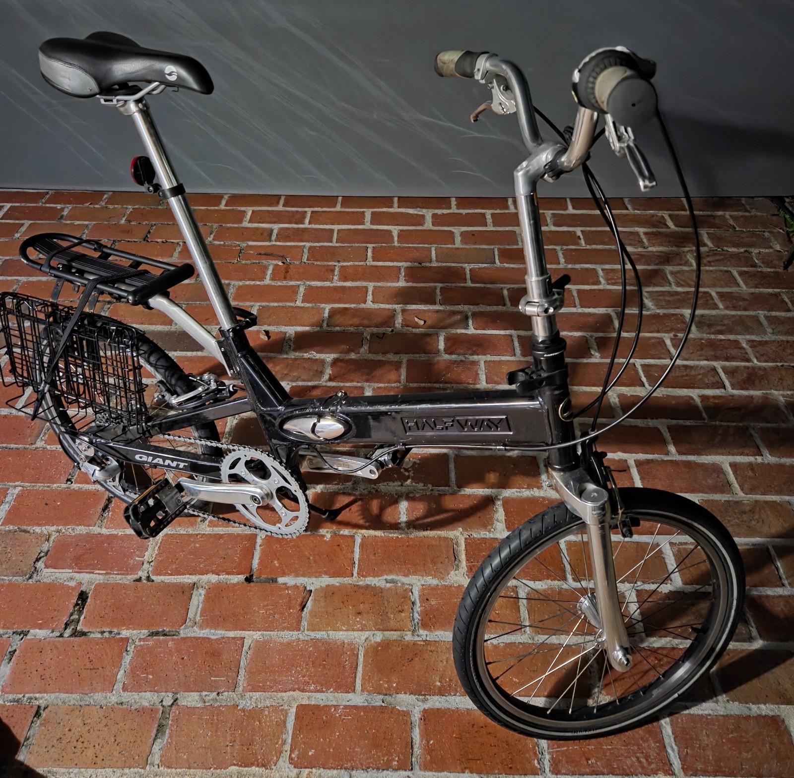 Giant Halfway Aluminum Folding Bike with Original Giant Carring Bag