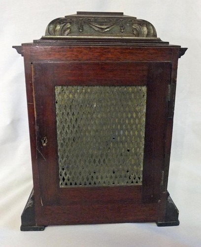 Antique Carved Mahogany Bracket Clock: French 8 Day Movement with gong strike - Foto 5 di 19