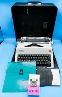 Vtg 1970 Olympia SM9 Portable Manual Typewriter Senatorial Typeface West Germany