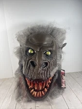Trick or Treat Studios Creepshow Fluffy The Crate Beast Mask NEW W Tag✅