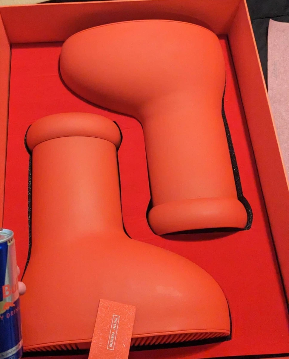 BIG RED BOOTS - IN HAND - Limited Edition - Size 10 - New in Box