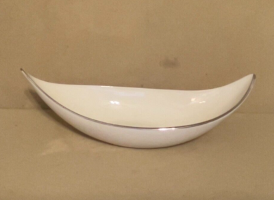 Medium Size Lenox Boat Serving Bowl. 9