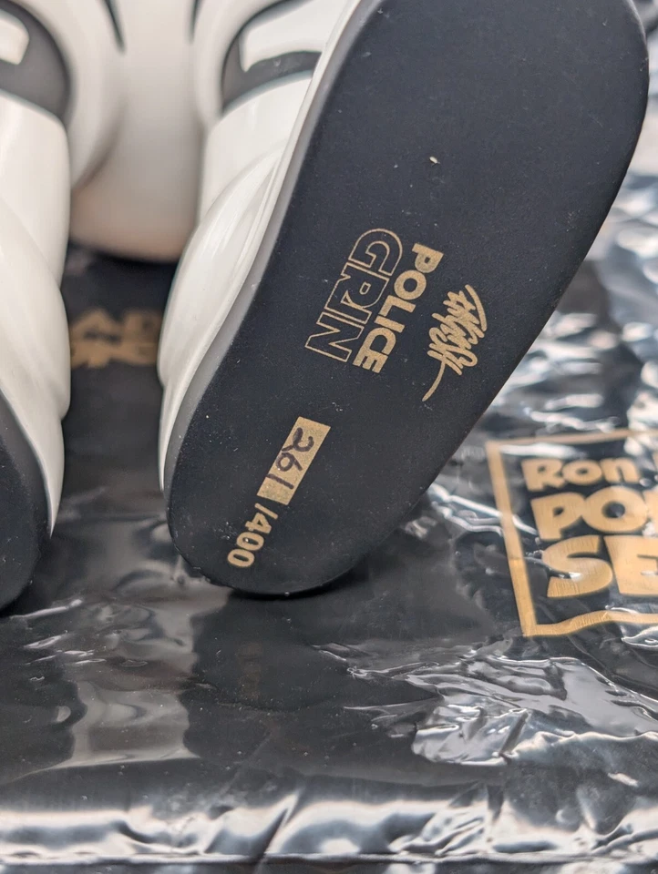 Figura Ron English x Made by Monsters x Toy Tokyo Police Grin NYCC Stormtrooper Foto 4 de 4