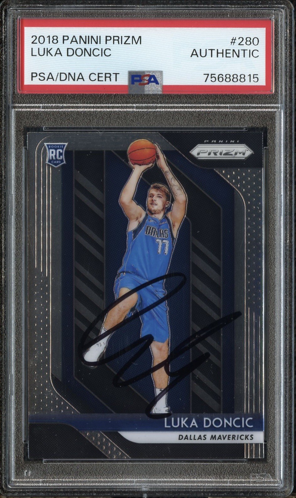 LUKA DONCIC #77 SIGNED MAVERICKS 2018 PANINI PRIZM ROOKIE CARD PSA/DNA AUTO