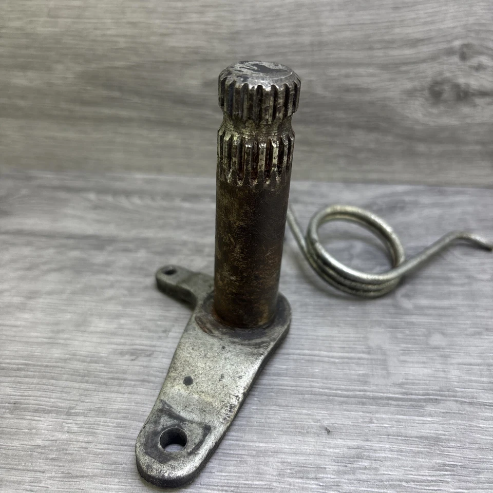 Suzuki 1980 1981 GS850GL GS 850 OEM Rear Brake Spindle Pedal Pivot Shaft Spring - Image 2 of 4