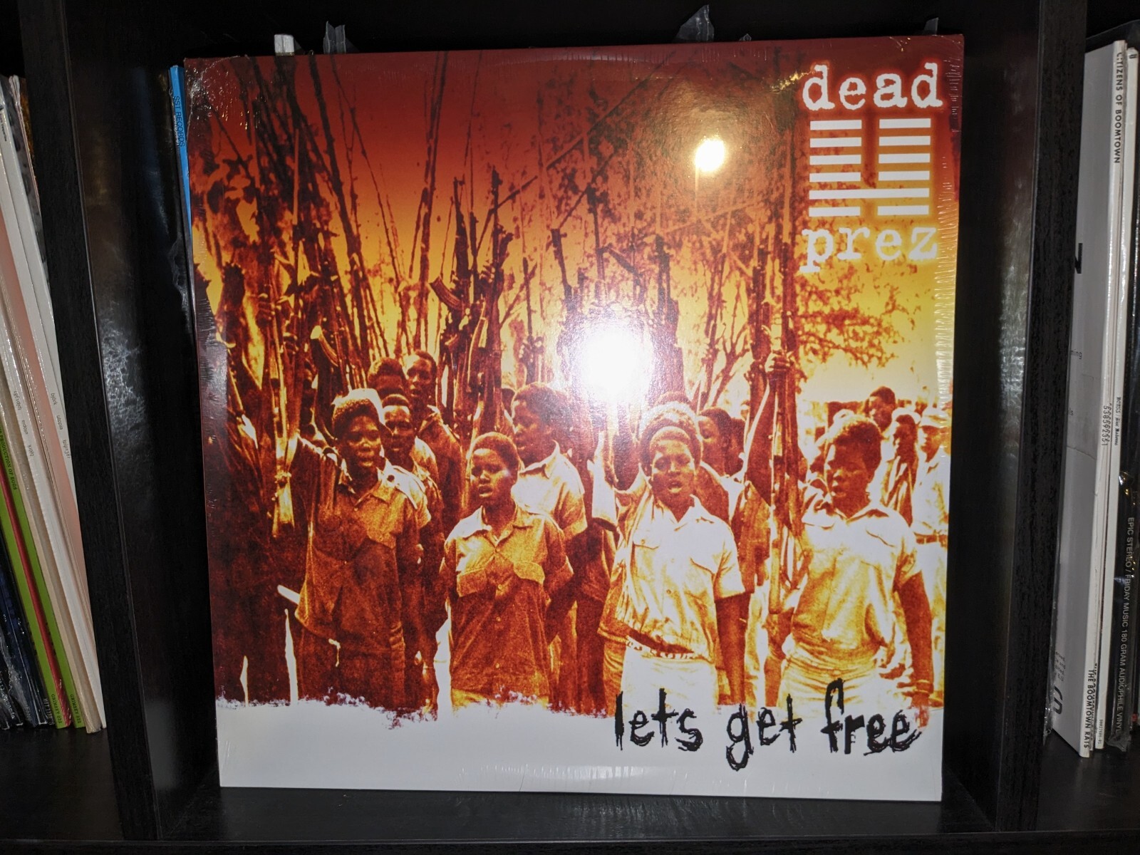 * Dead Prez - ДАВАЙТЕ ПОЛУЧИМ БЕСПЛАТНО - Переиздание на 2 виниловых пластинках - НОВОЕ И ЗАПЕЧАТАННОЕ! Редкий рэп-альбом